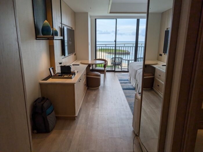 部屋に行きます。