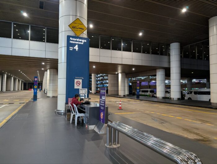 クアラルンプール空港到着