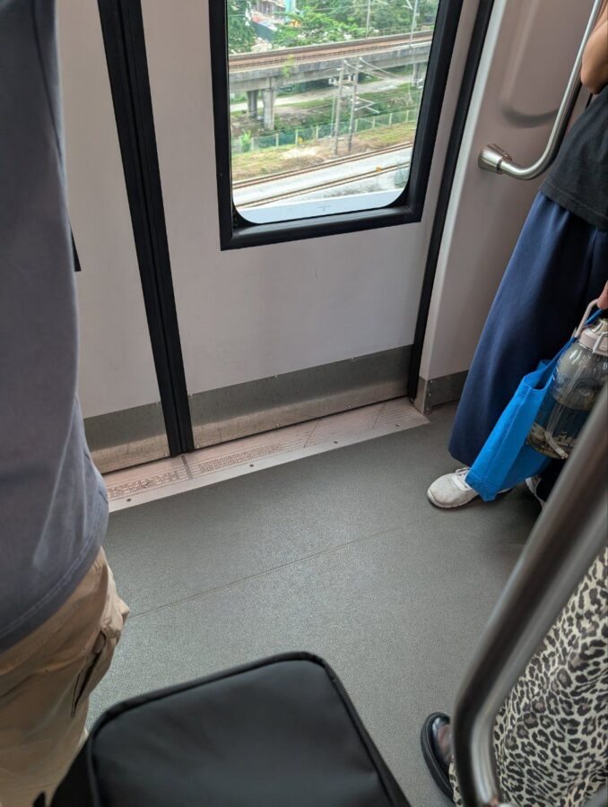 空港からホテルに移動。