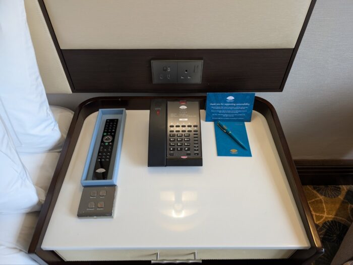 キングベッド・電源