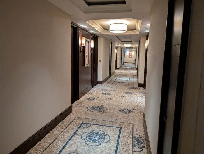 部屋への移動。