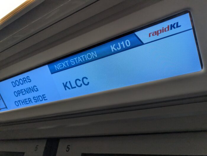 電車移動、次がKLCC駅