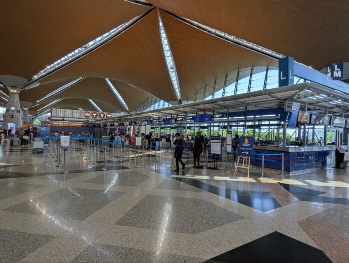 KLIA2からKLIA1へKLIAエクスプレスを利用、ANAカウンターで荷物預かりと搭乗券発行