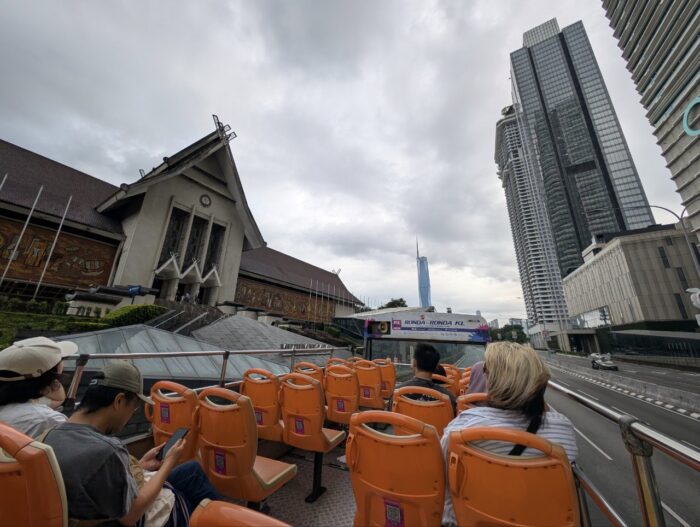 クアラルンプール市内観光 2階建てホップオン ホップオフバス乗車券（マレーシア）