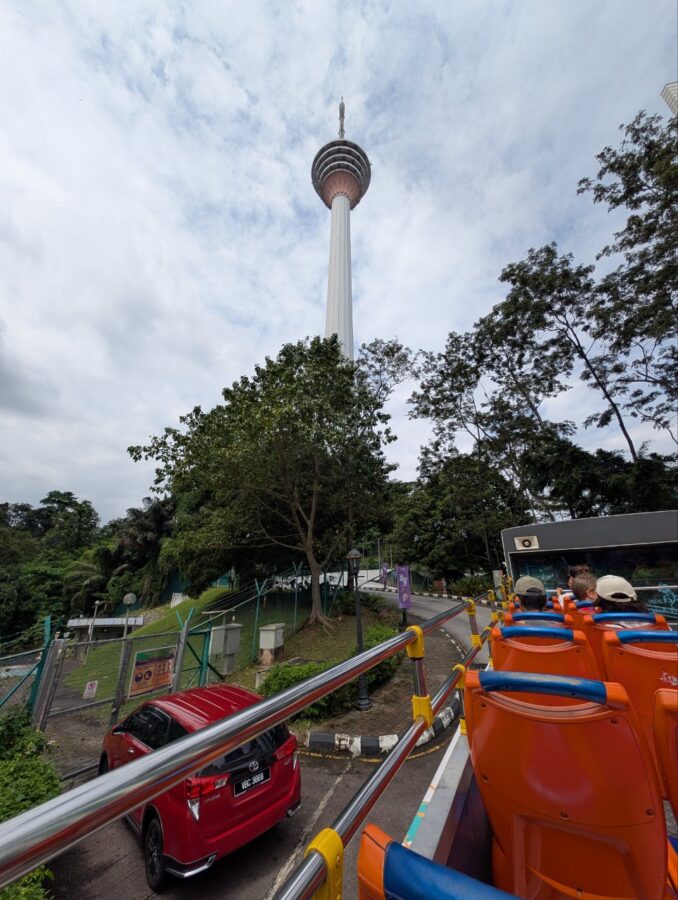 クアラルンプール市内観光 2階建てホップオン ホップオフバス乗車券（マレーシア）