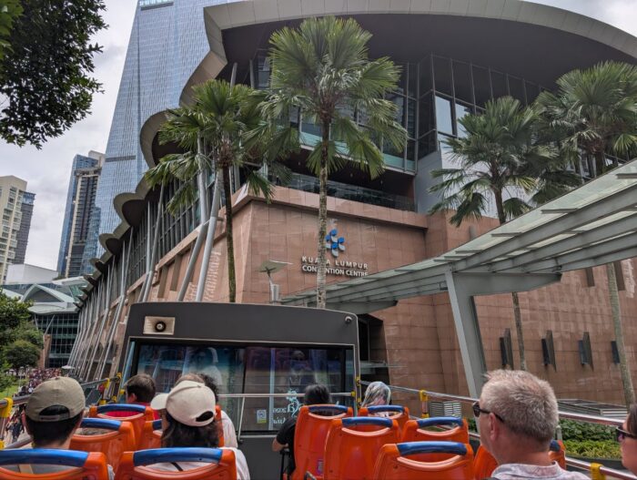 クアラルンプール市内観光 2階建てホップオン ホップオフバス乗車券（マレーシア）