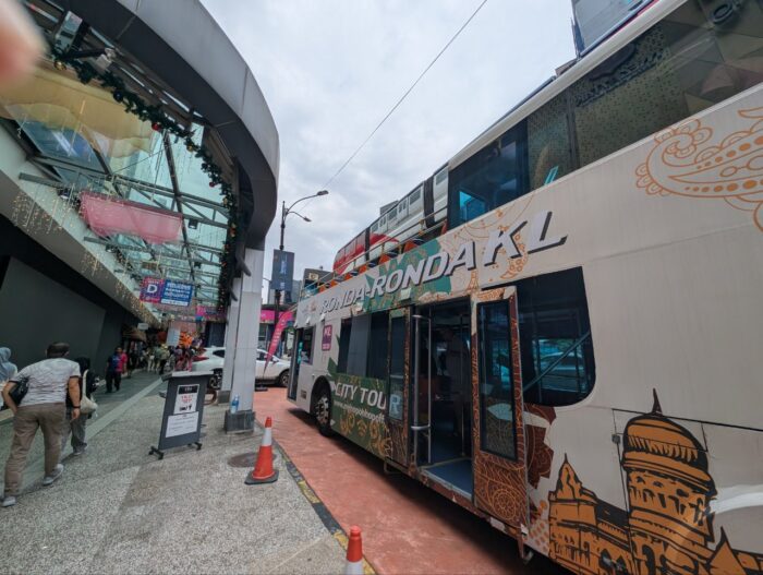 クアラルンプール市内観光 2階建てホップオン ホップオフバス乗車券（マレーシア）