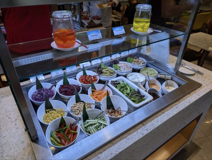 Travel Club Lounge　食事。